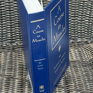 Course in Miracles: Combined Volume - Volume I : Text